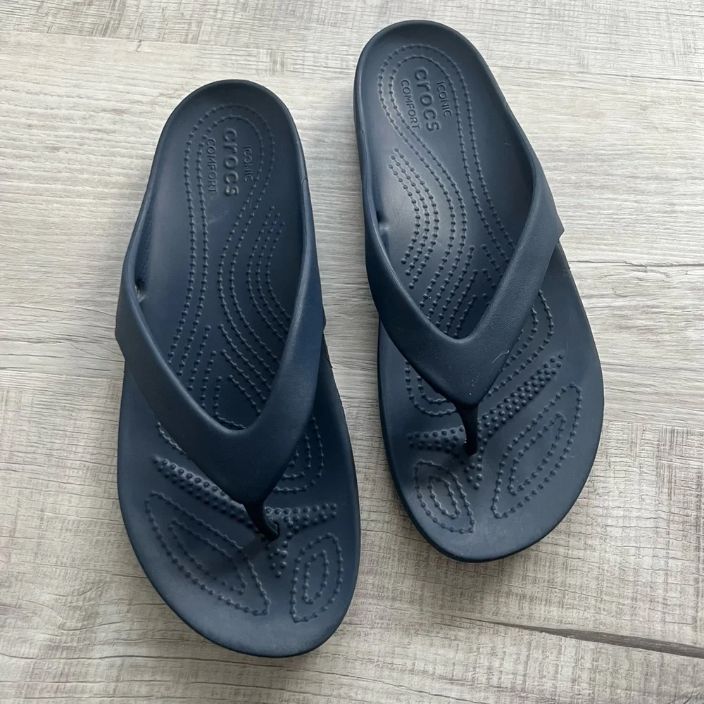 Crocs Women's Kadee II Flip Flop Sandals Navy Blue Pool Shoes Summer Sandals - Picture 2 of 12